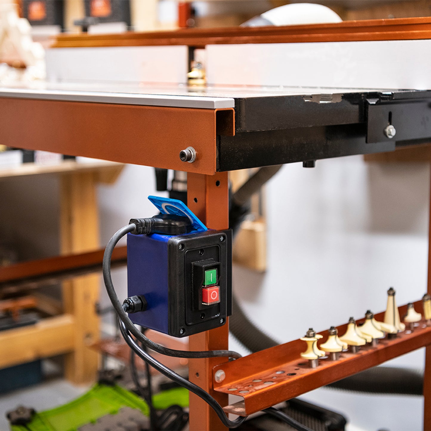 Router Table/Bench NVR Switch 230V