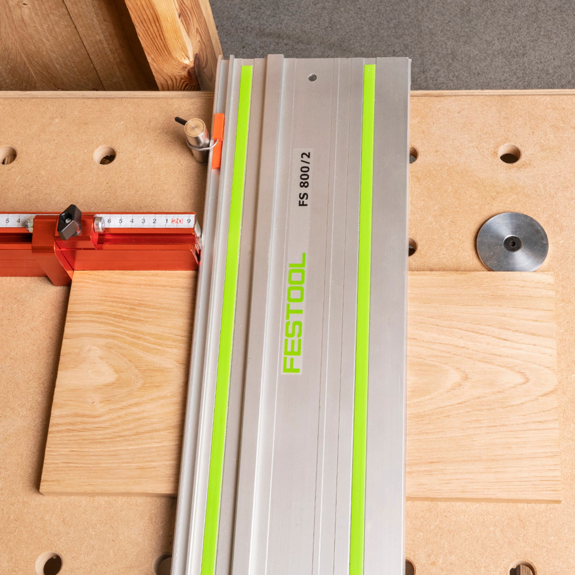 Fence and Length Stop for Guide Rail Saws